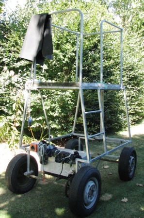 Mobile hedge-trimming platform from Trotts Garden in Canterbury
